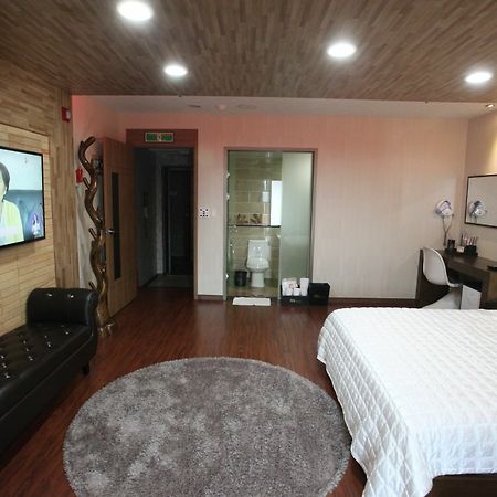 Cnn Hotel Changwon Esterno foto