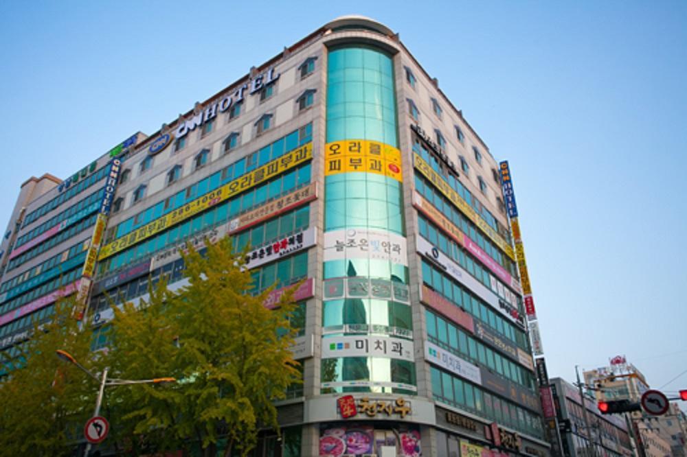 Cnn Hotel Changwon Esterno foto