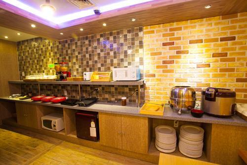 Cnn Hotel Changwon Esterno foto