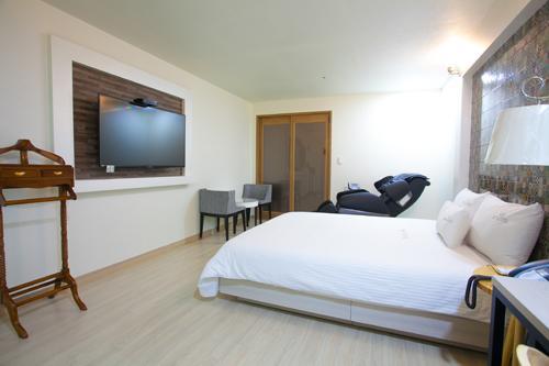 Cnn Hotel Changwon Esterno foto